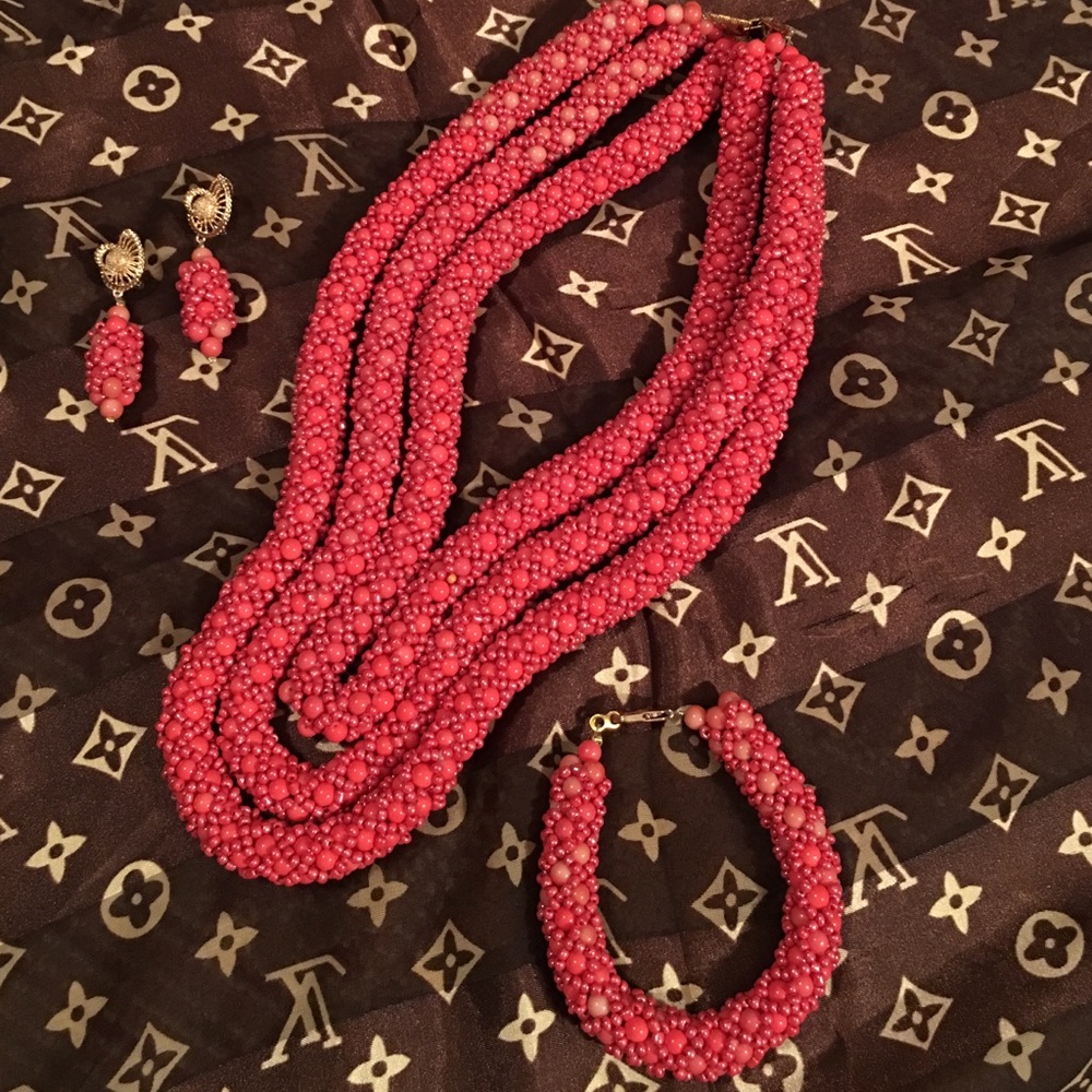 Magnificent high risk Treasure! Necklace set❤️
